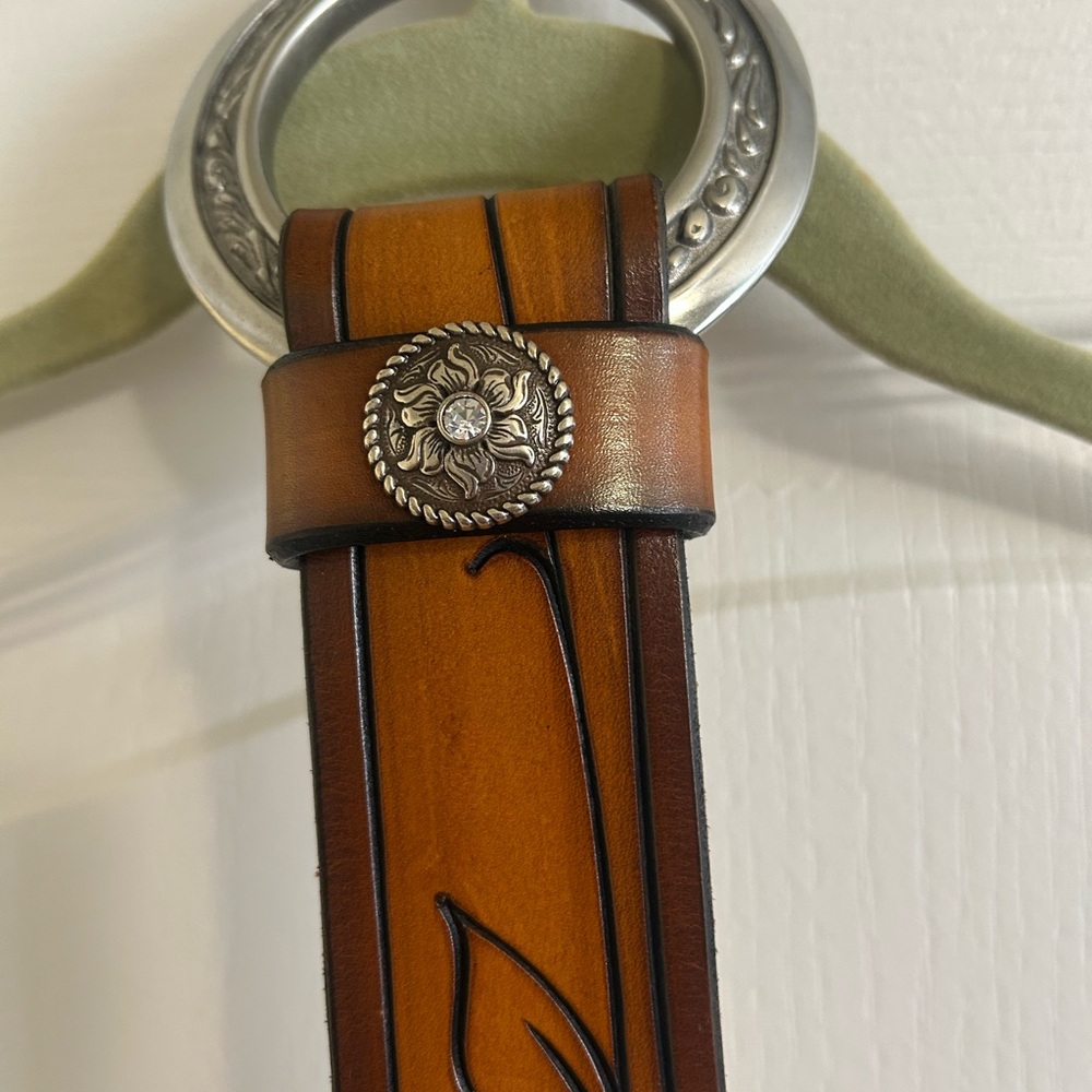 Hand-Tooled Brown Leather Belt with Concho